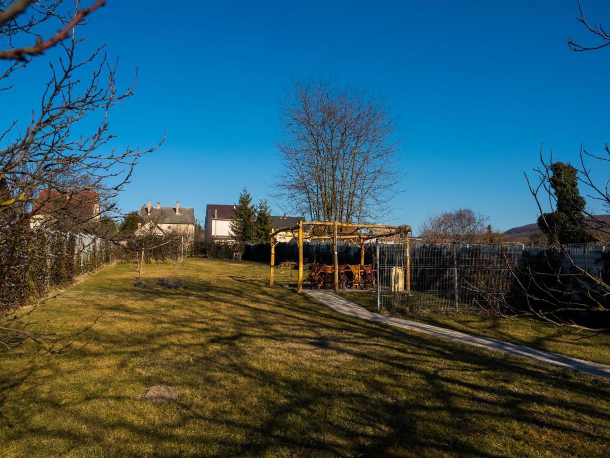 Mamutfenyo Panzio Bed & Breakfast Tata Eksteriør bilde